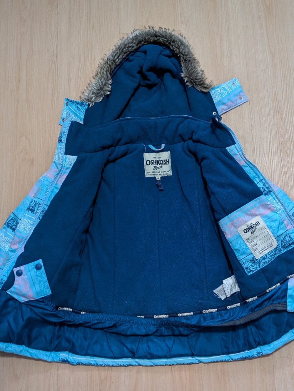 OshKosh B'gosh Girls' Winter Jacket Size 10 Light Blue Striped Faux Fur Hood - Picture 4 of 8